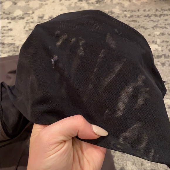 Medium fabletics mesh leggings - Picture 3 of 4